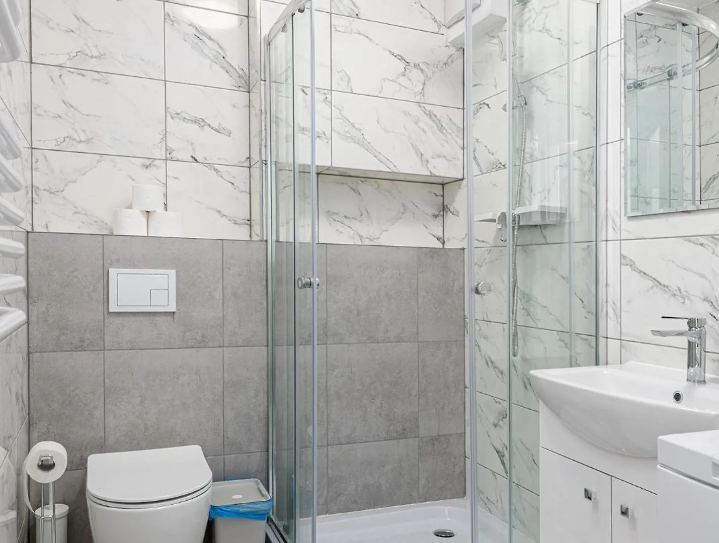 Rentplanet - Apartamenty Pileckiego Warszawa 0*,