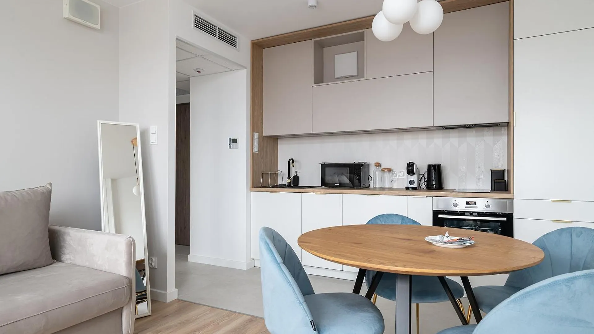 Rentplanet - Apartamenty Pileckiego Warszawa 0*,  Polska