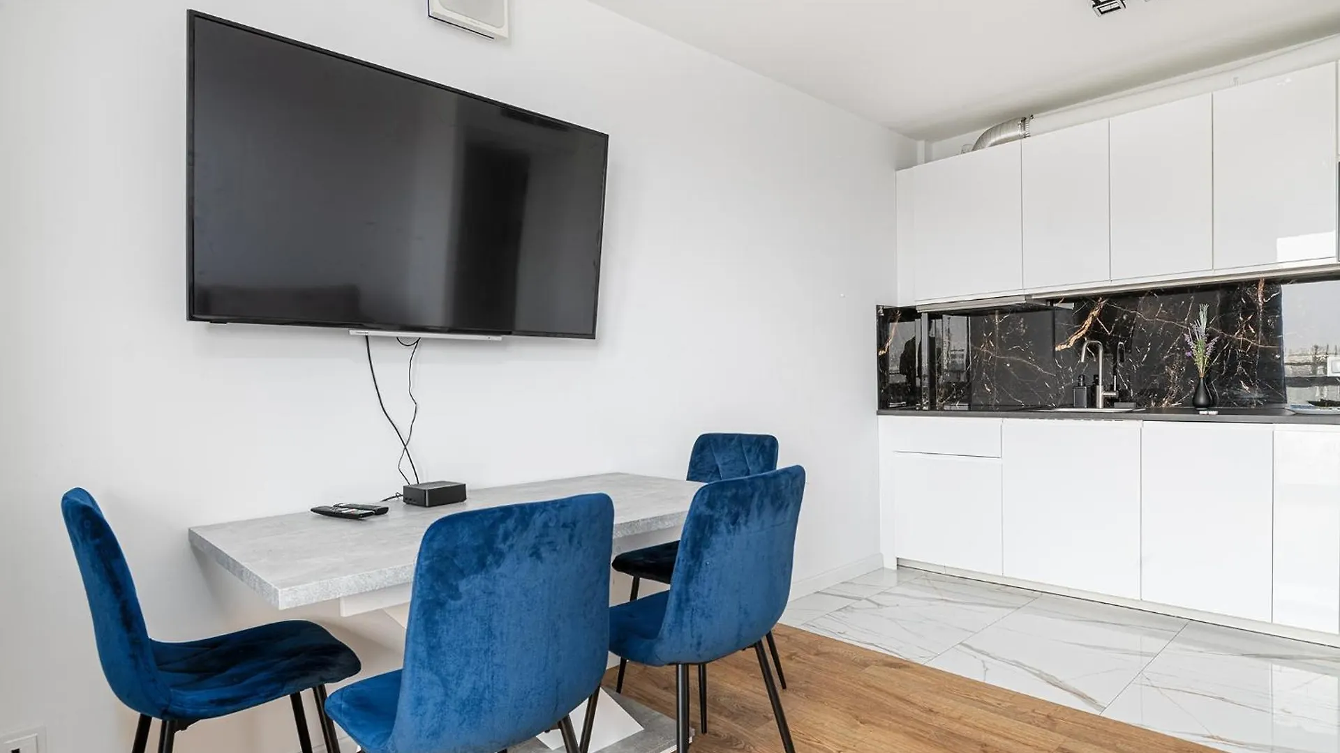 Rentplanet - Apartamenty Pileckiego Варшава