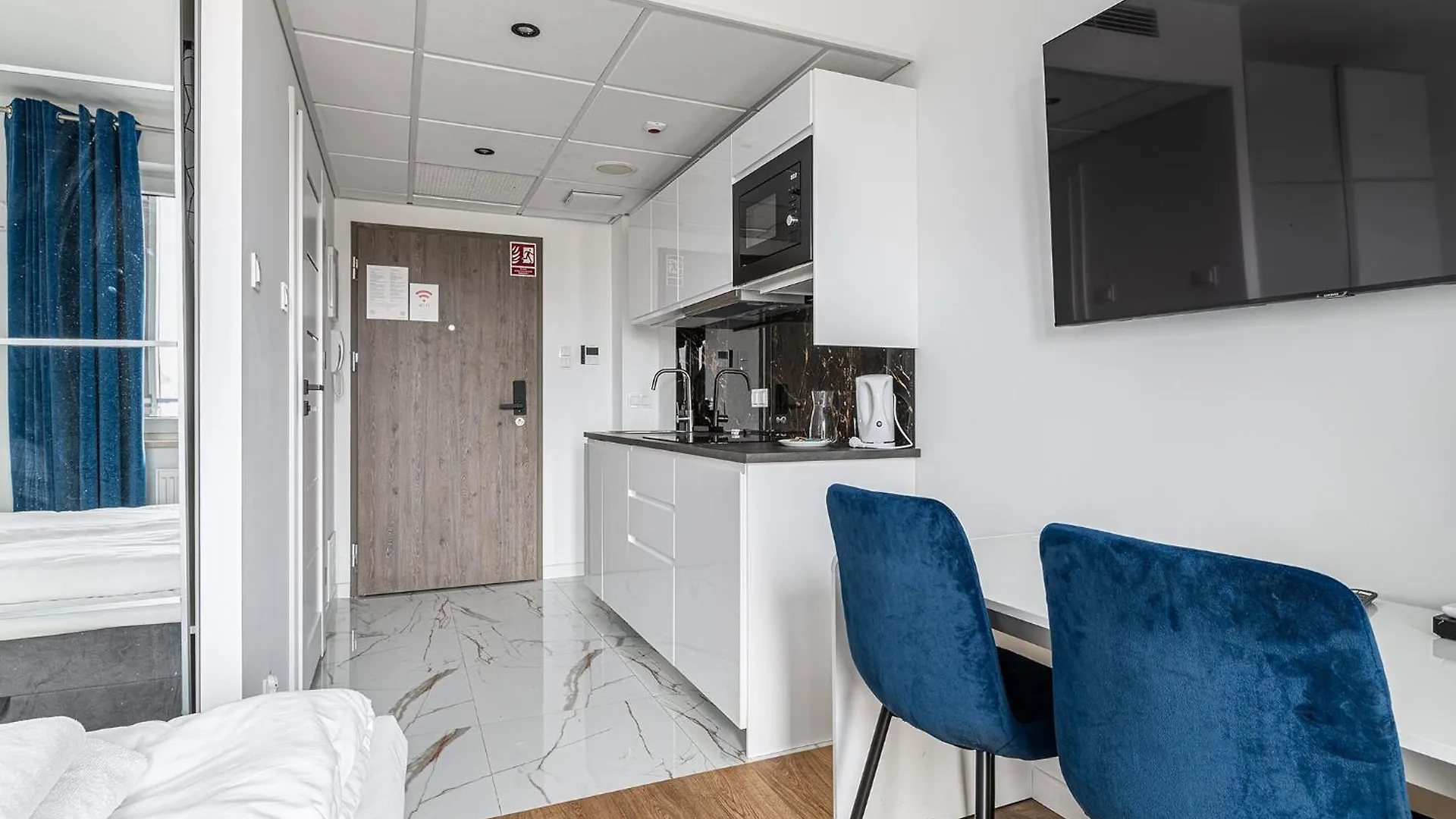 Rentplanet - Apartamenty Pileckiego Варшава 0*,