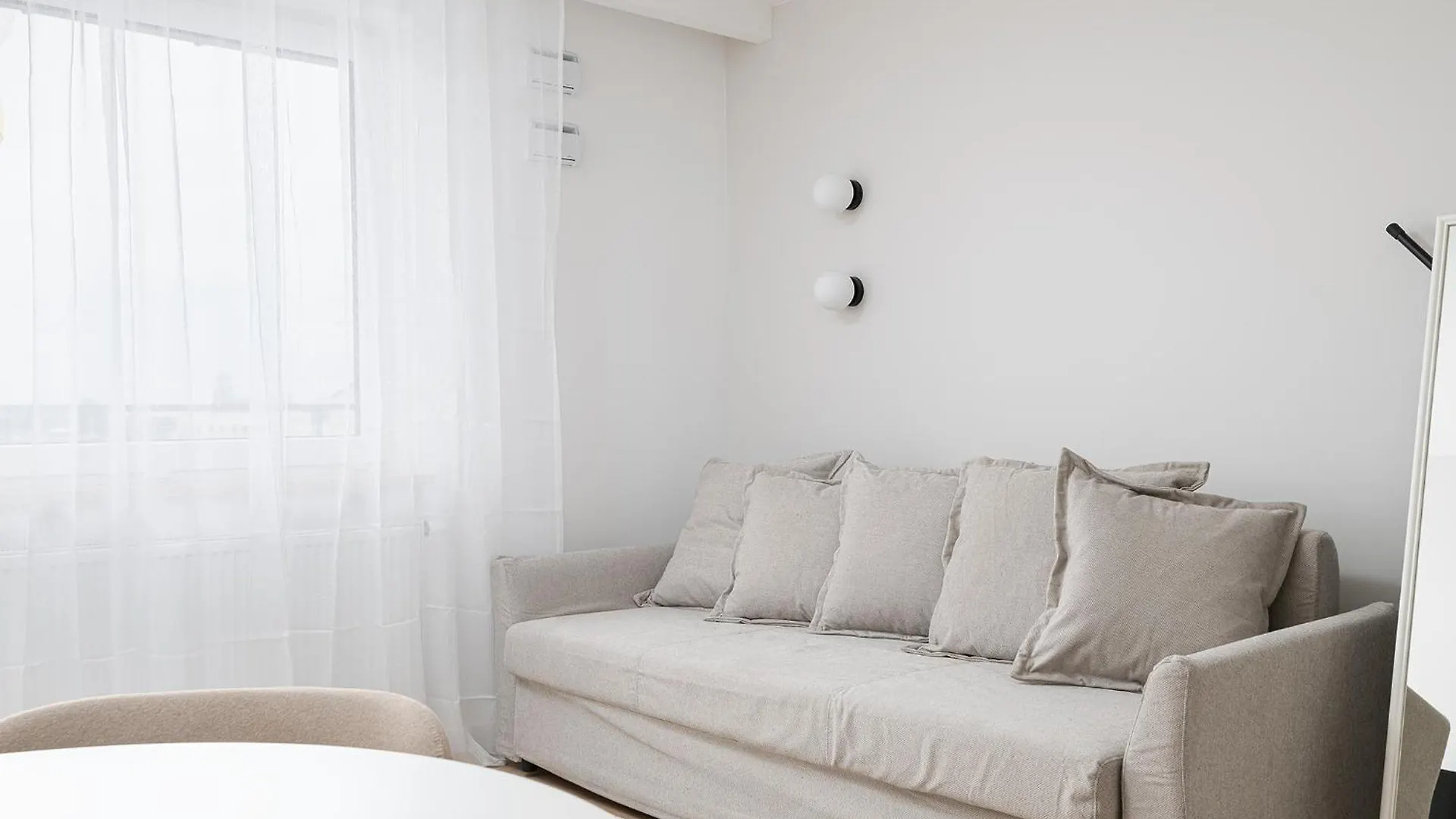 Rentplanet - Apartamenty Pileckiego Варшава 0*,